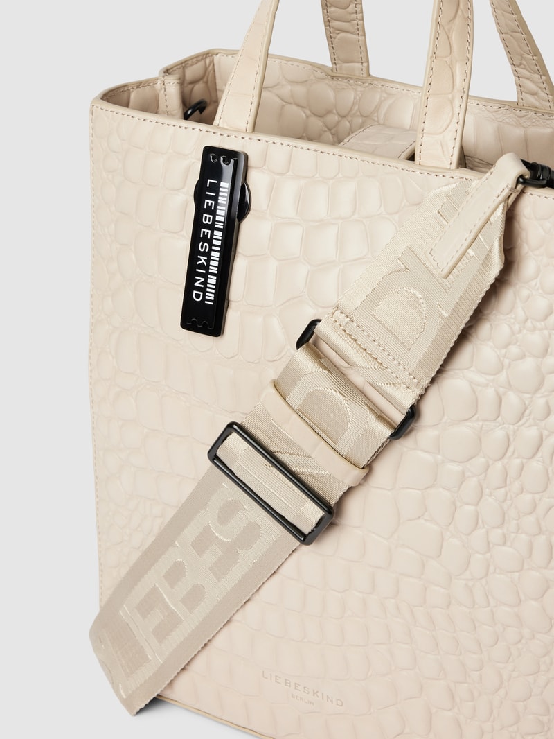 Tote Bag mit Label-Detail Modell 'Kroko' in offwhite