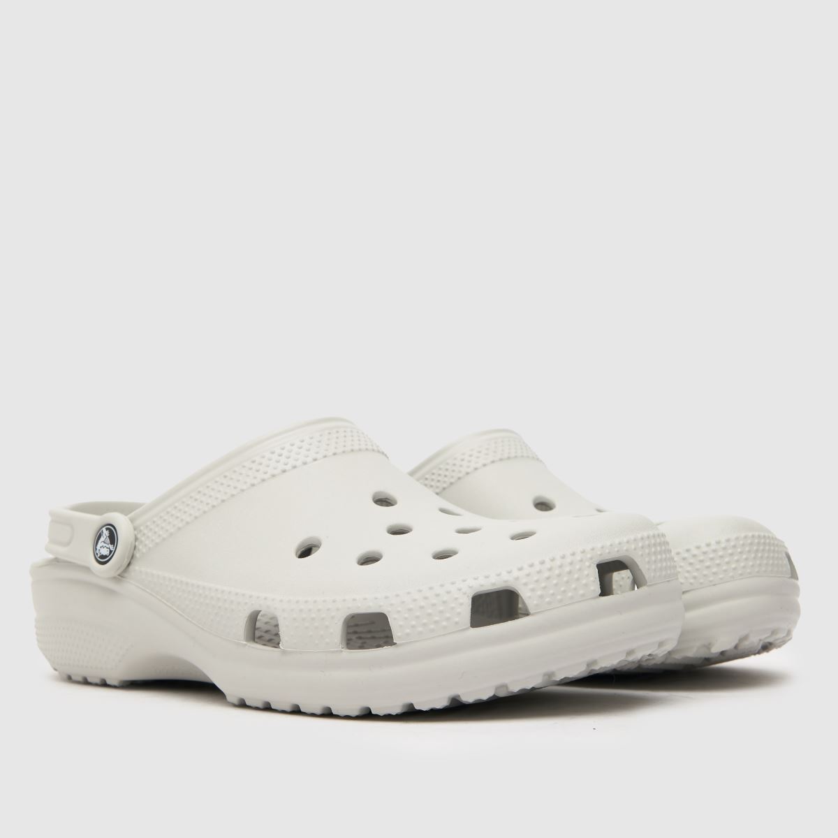 Crocs Classic klumpa szandál világosszürke színben