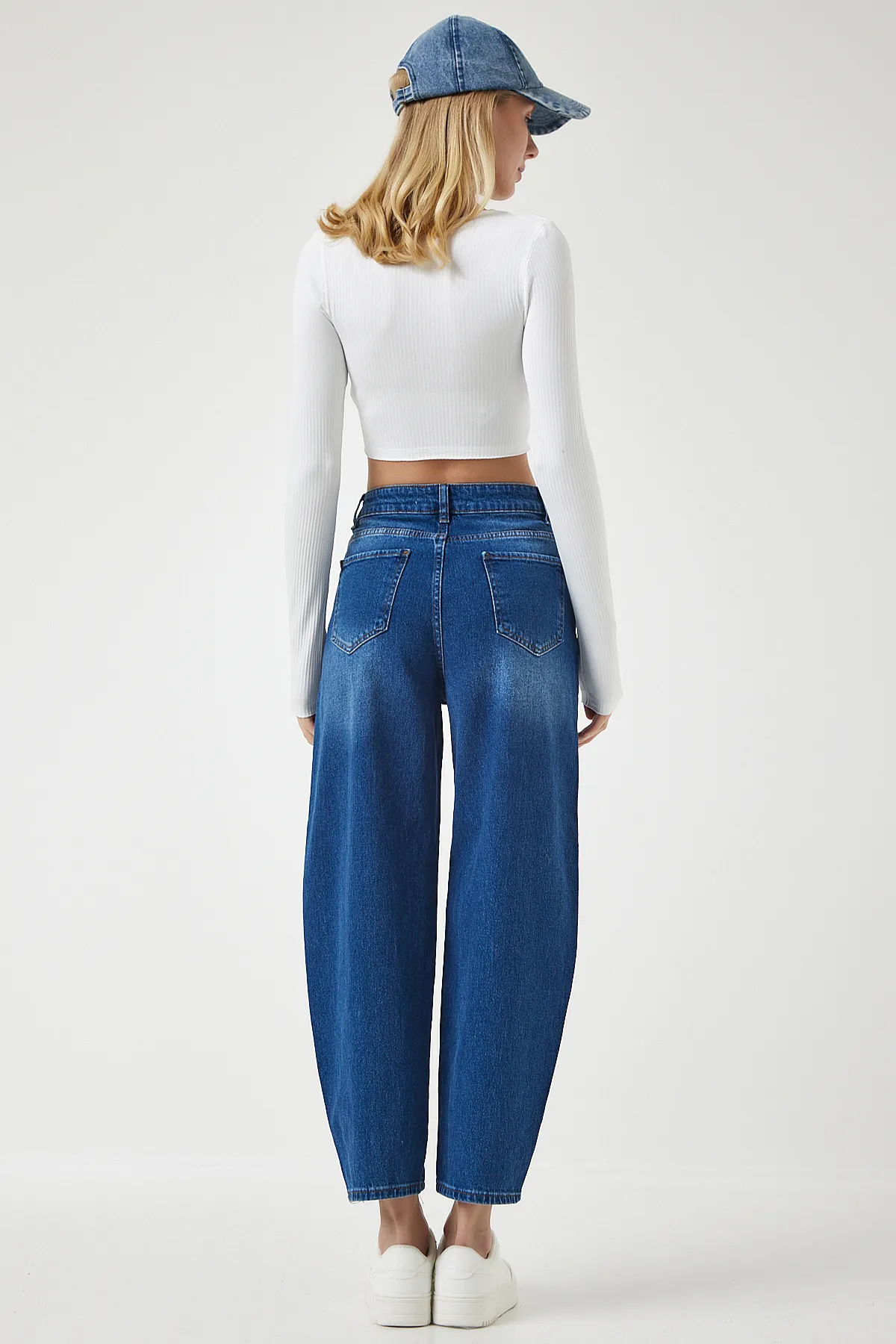 Happiness İstanbul  Blaue Baggy-Jeanshose mit hoher Taille für Damen UT00006