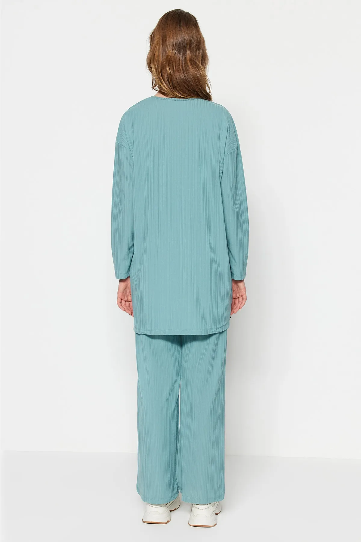 Trendyol Modest  Mintgrünes, plissiertes Tunika-Hosen-Strickset TCTSS23US00009