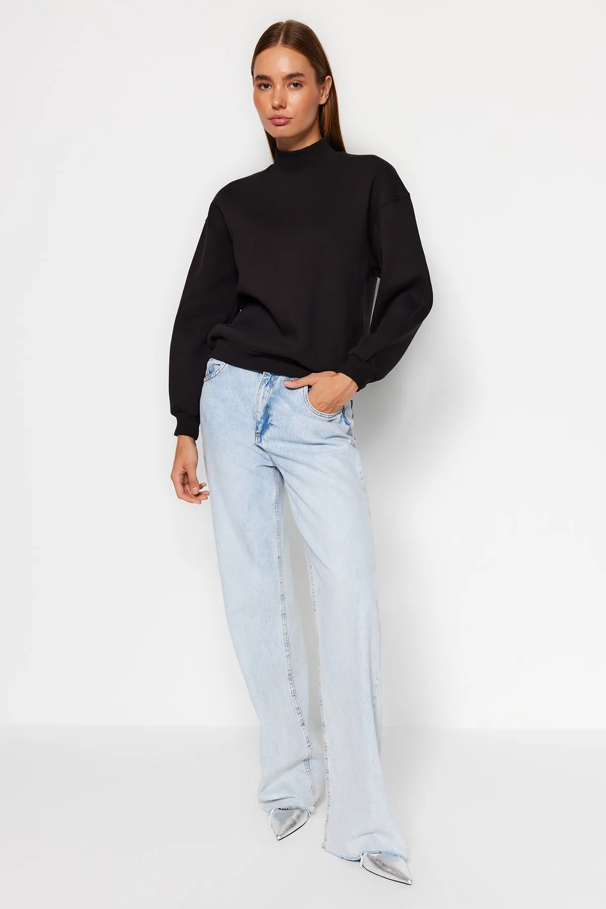 Trendyol Collection  Schwarzer Stehkragen, dicke Fleece-Innenseite, entspannte/bequeme Passform, lockeres Strick-Sweatshirt