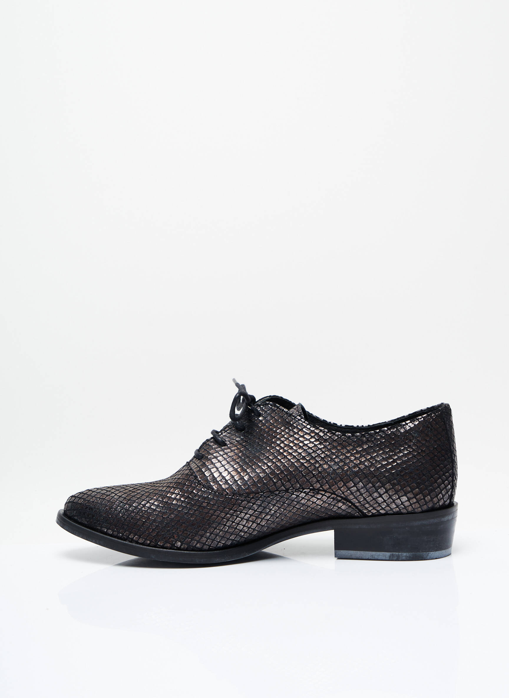Regard Derby Femme couleur gris