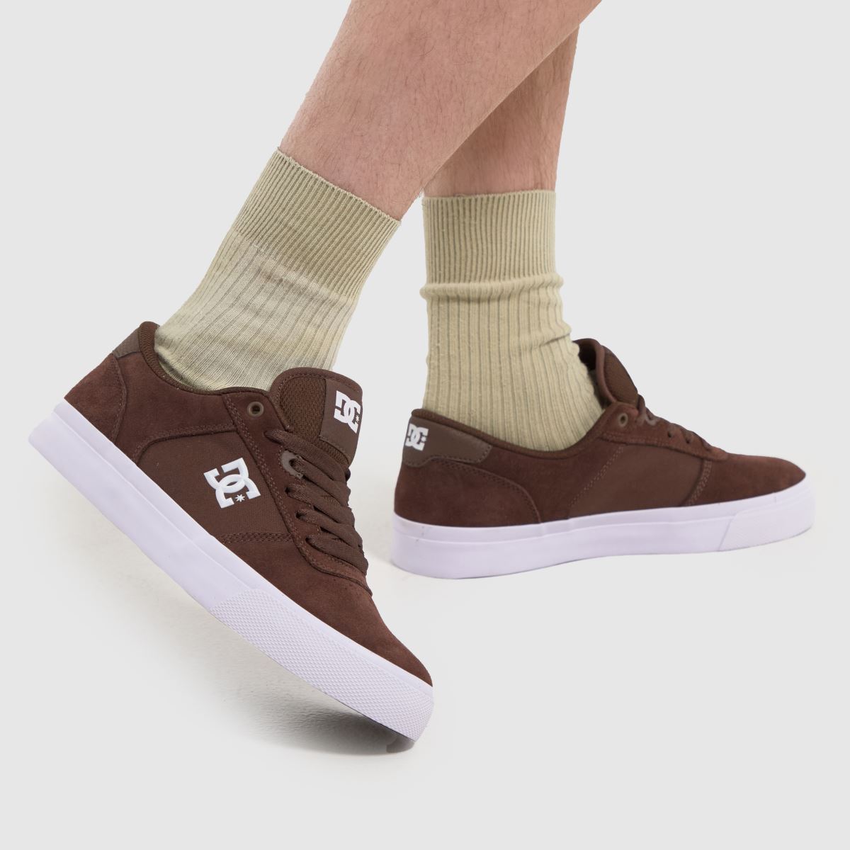 DC teknic sneakers i mörkbrunt