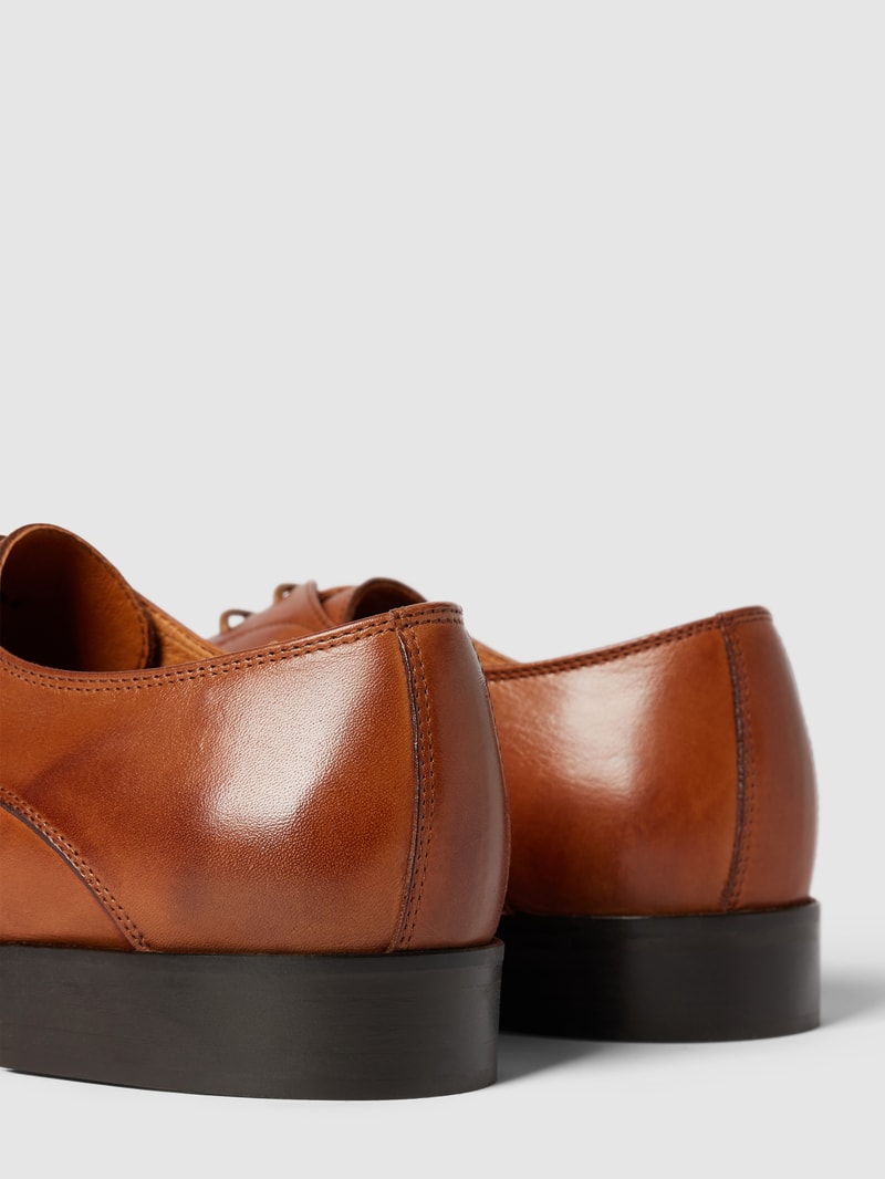Oxford-Schuhe aus echtem Leder in cognac