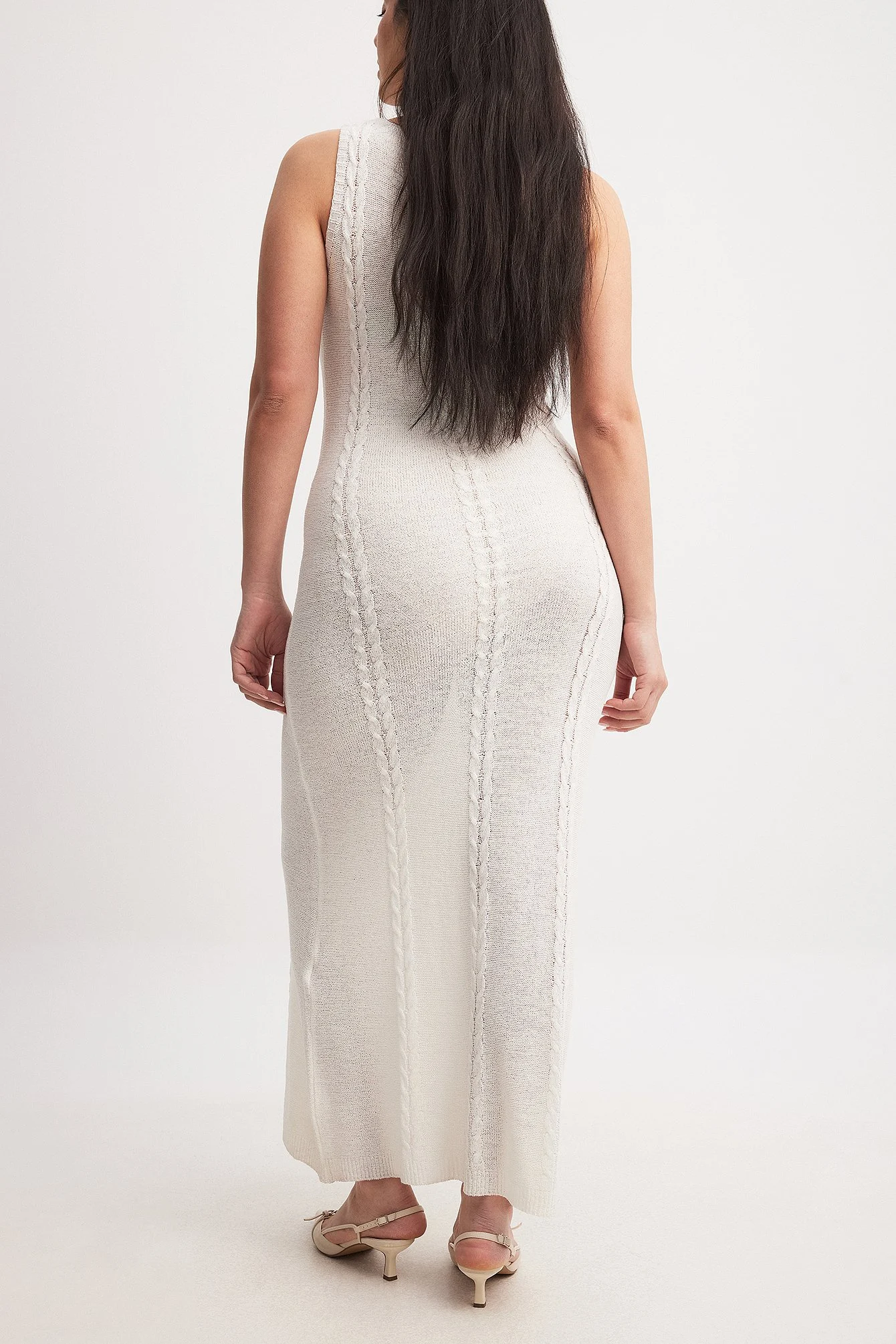 Gestricktes Maxikleid mit Zopfmuster