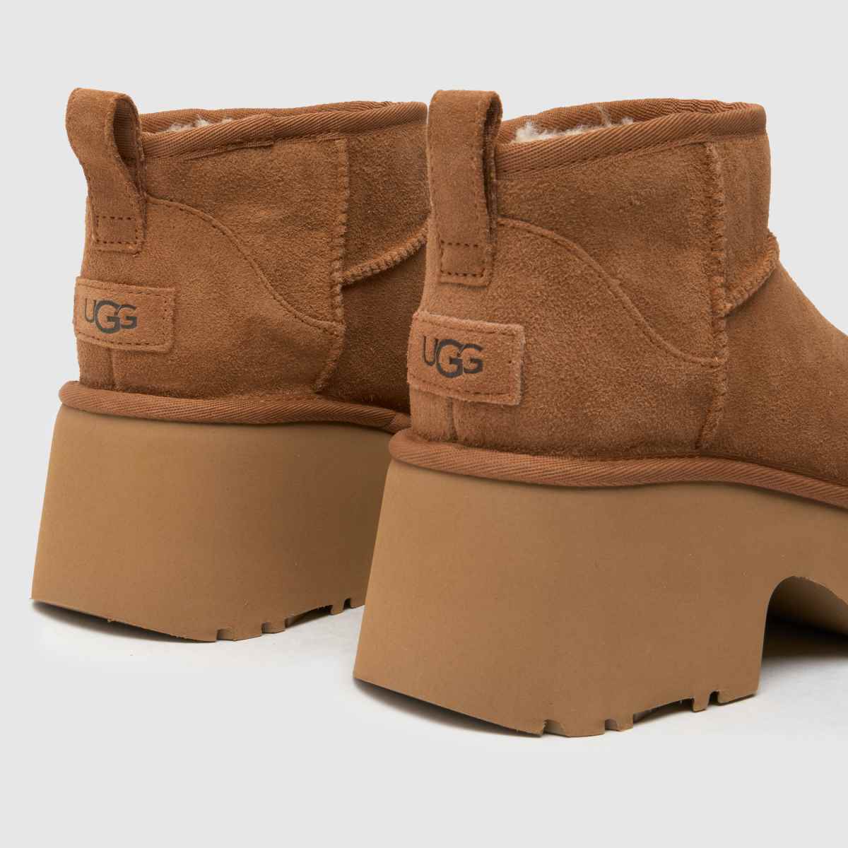 UGG Classic Ultra Mini New Heights Csizma Gesztenyebarna