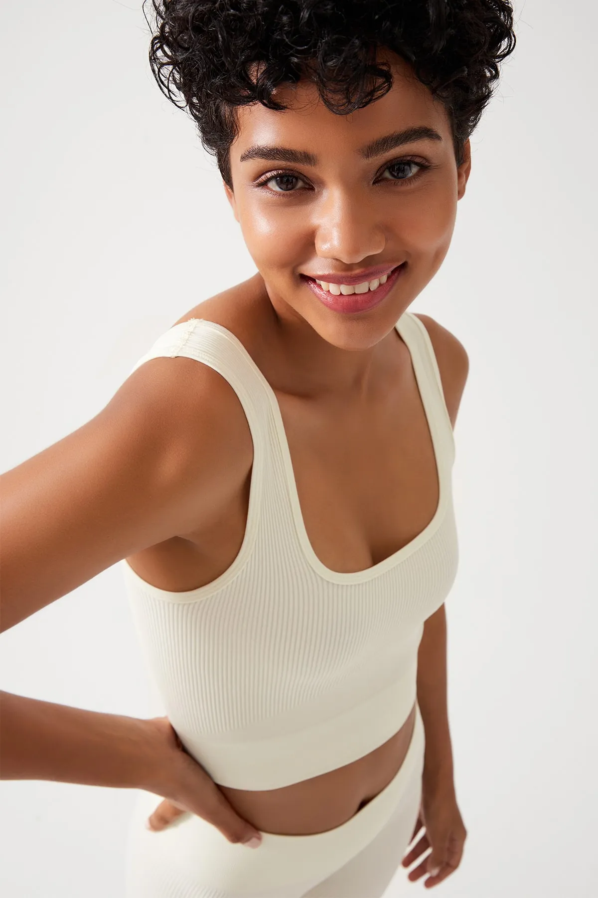 LOS OJOS  Ecrufarbenes, geripptes Crop-Top mit quadratischem Ausschnitt und Bustier für Damen