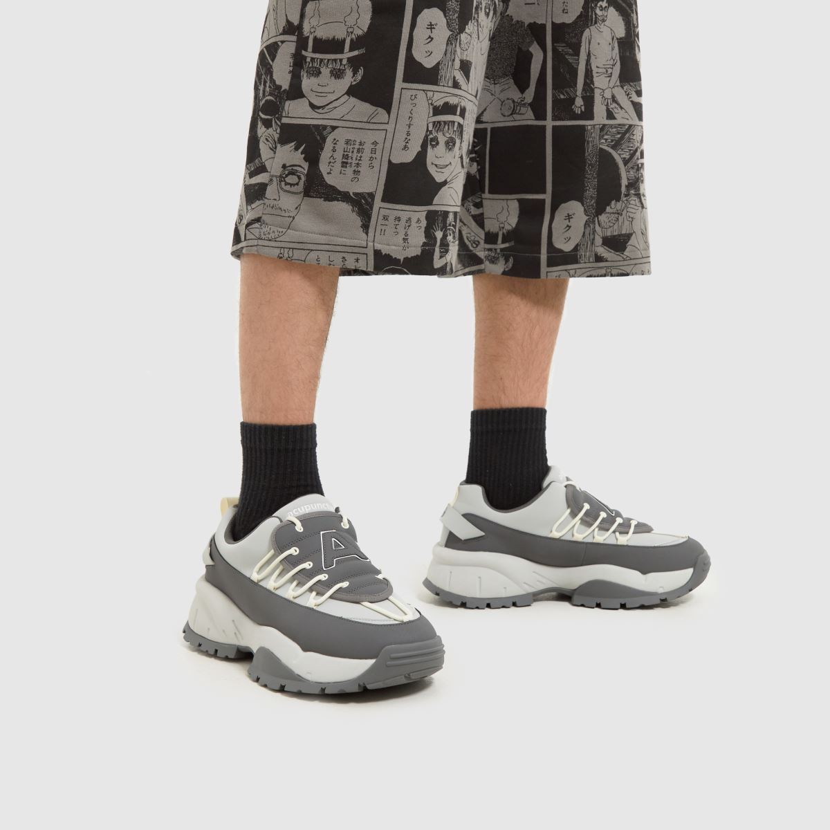 AKUPUNKTUR Gingypock-sneakers i vitt och grått