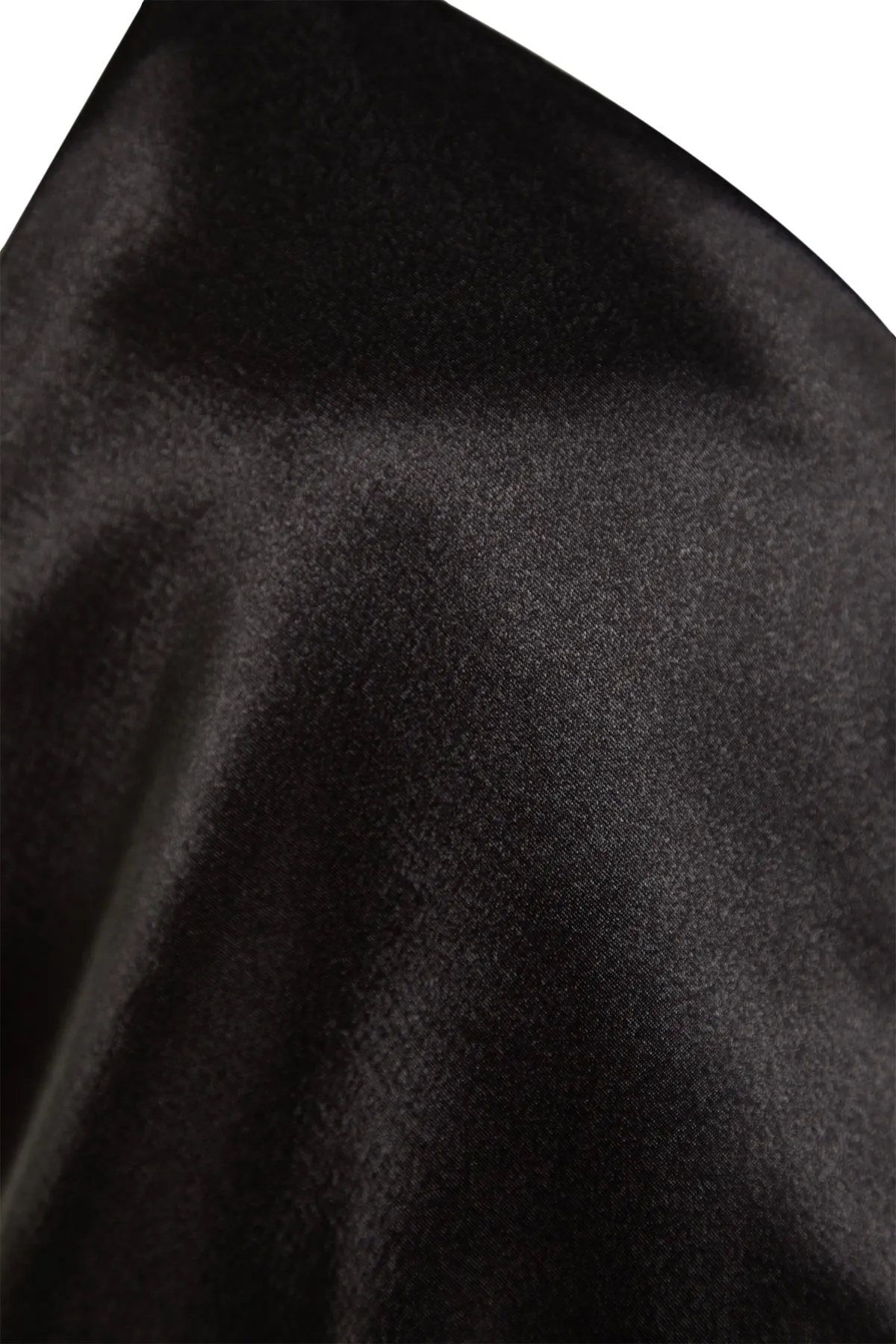 Trendyol Collection  Schwarzes Pyjama-Set aus gewebtem Satin mit Spitzendetails und Seilträgern THMSS22PT0264
