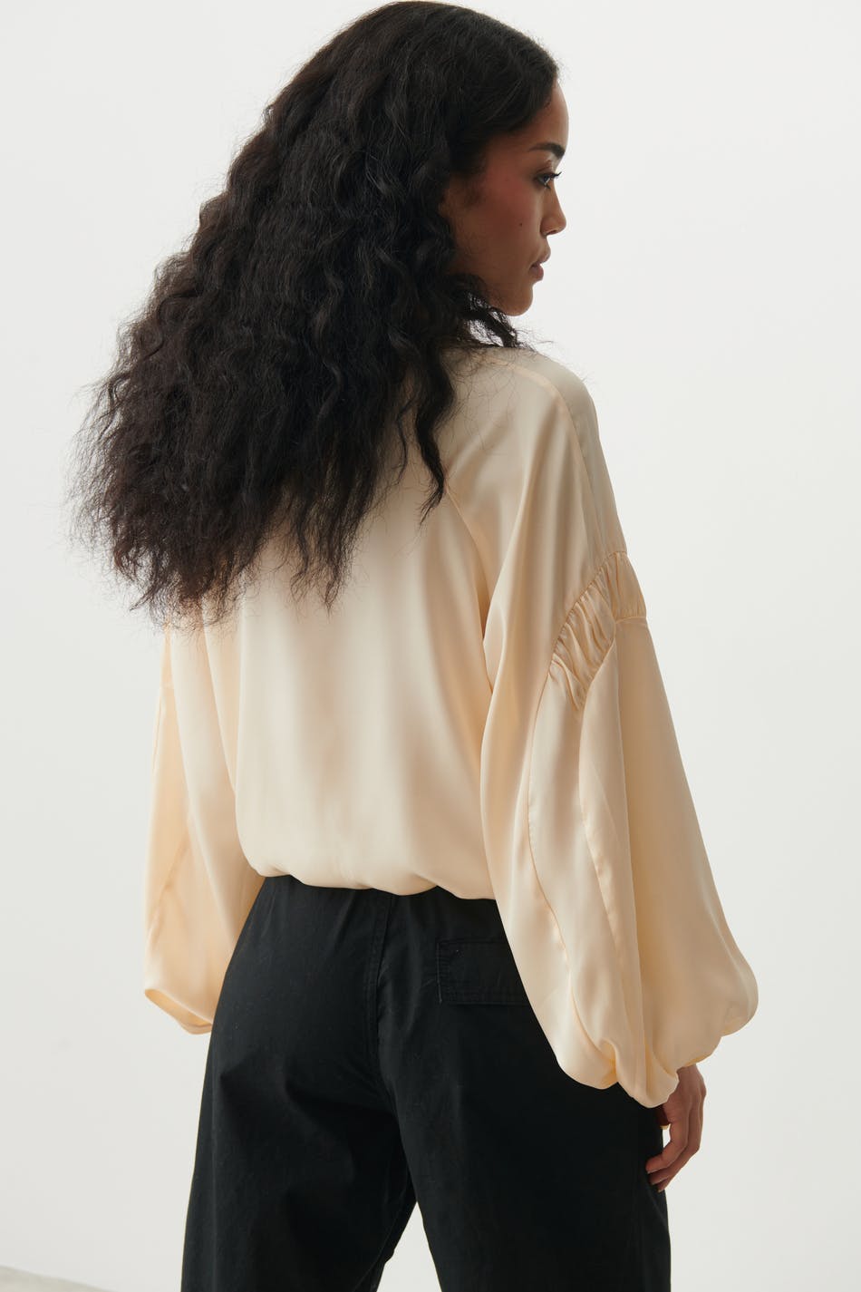 Puffy sleeve blouse