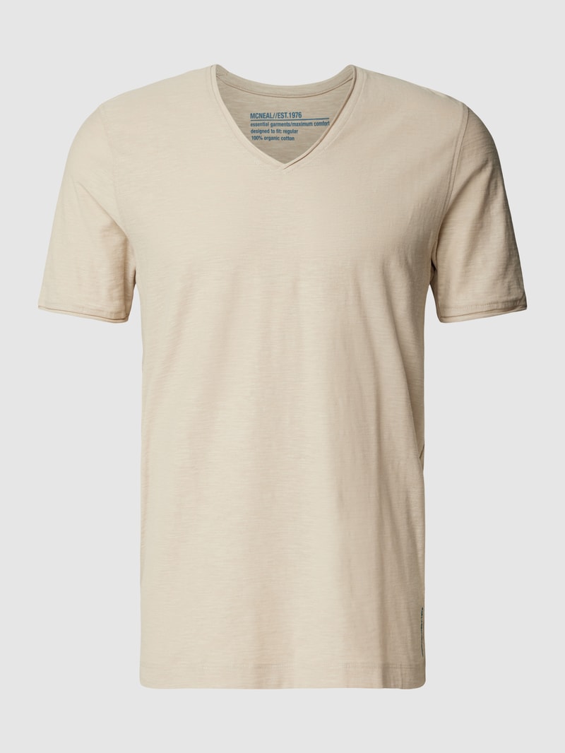Regular Fit T-Shirt aus Baumwolle mit V-Ausschnitt in stein