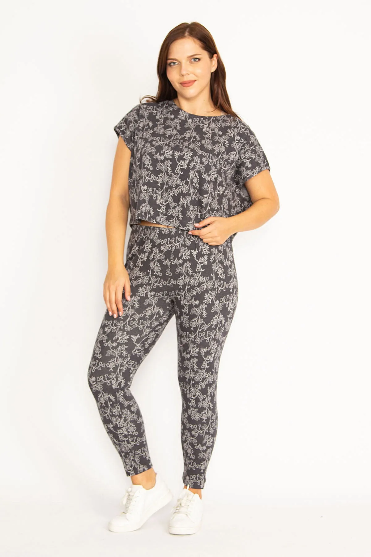 Şans  Großes Damen-Set mit Bluse und Hose aus geräucherter Bio-Baumwolle 65n34803