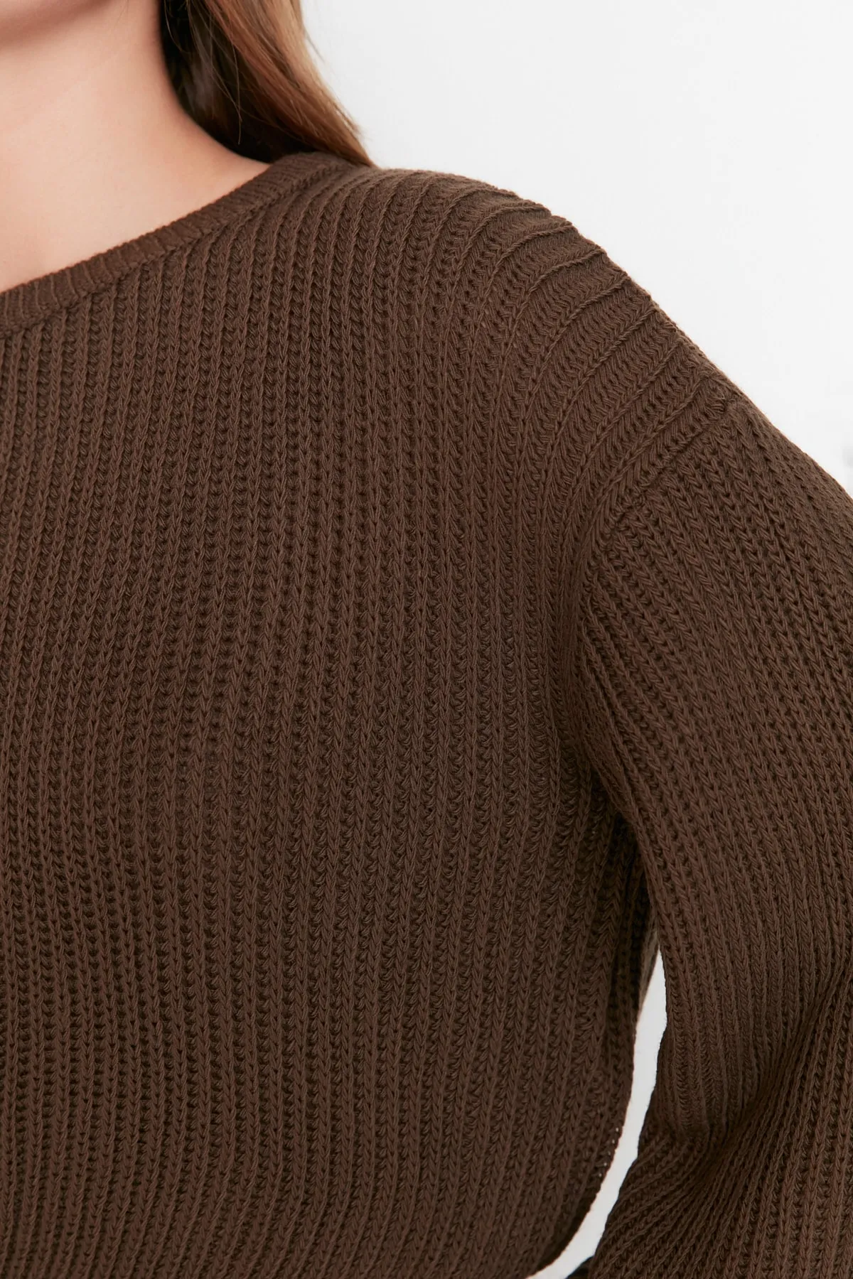 Trendyol Collection  Brauner kurzer Strickpullover mit spanischen Ärmeln TWOAW20KZ0743