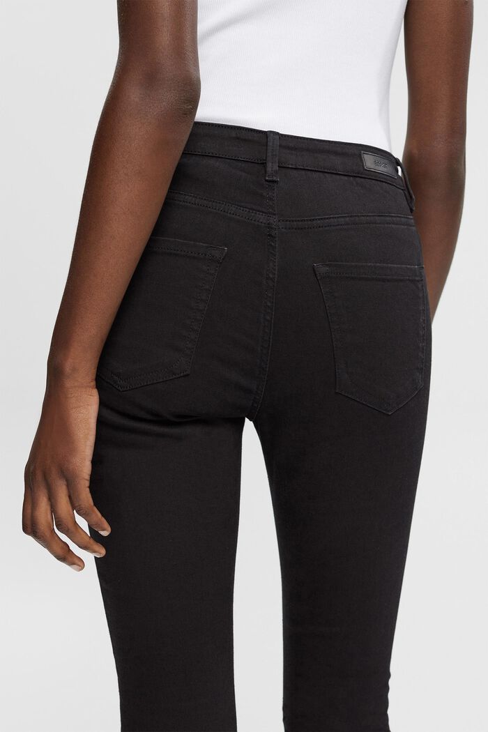 Recycelt: Shaping-Jeans mit Organic Cotton