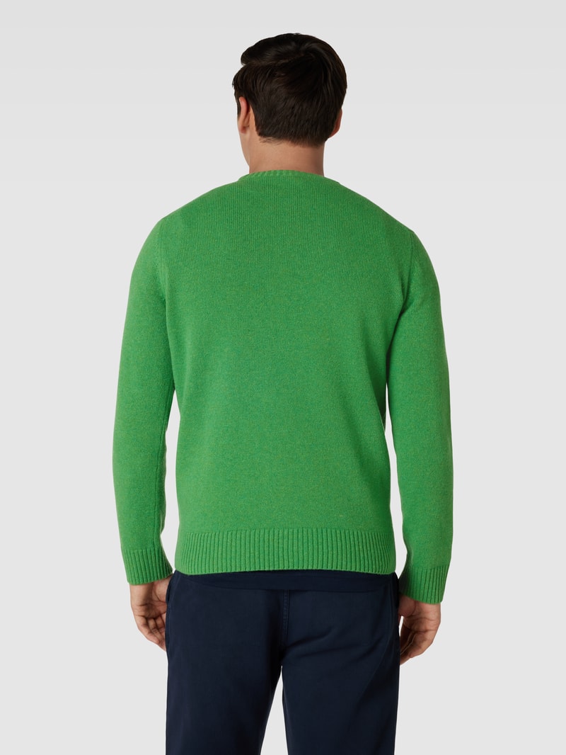 Strickpullover mit Label-Patch in grün