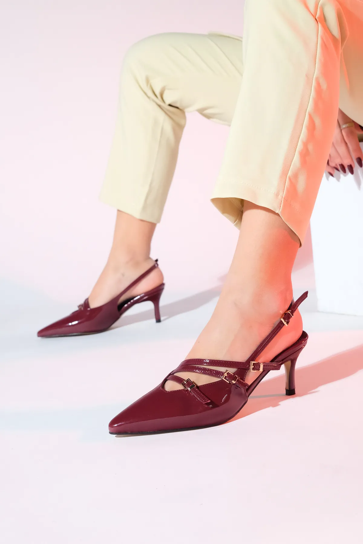LuviShoes  MAGRA Bordeauxrote Lacklederschuhe für Damen mit Absatz
