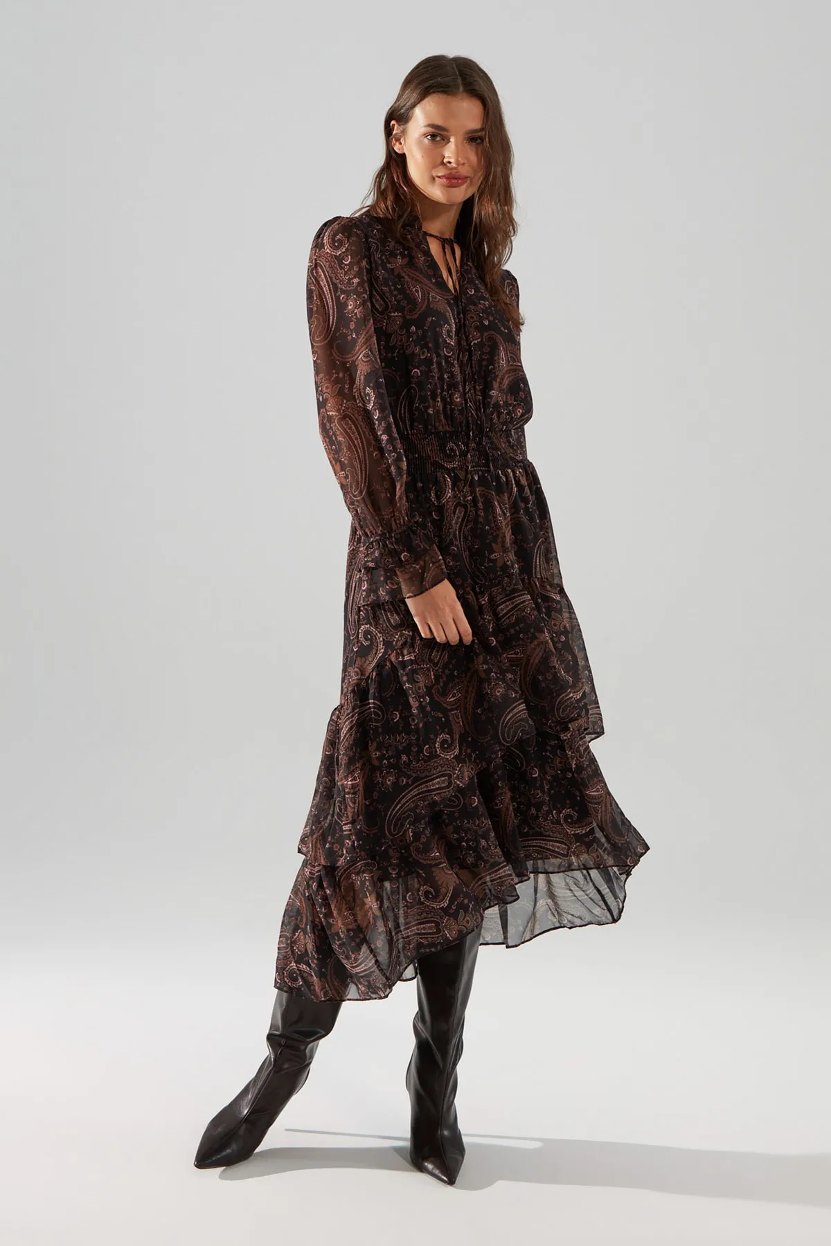 Trendyol Collection  Mehrfarbiges Neckholder-Webkleid TWOAW21EL1448