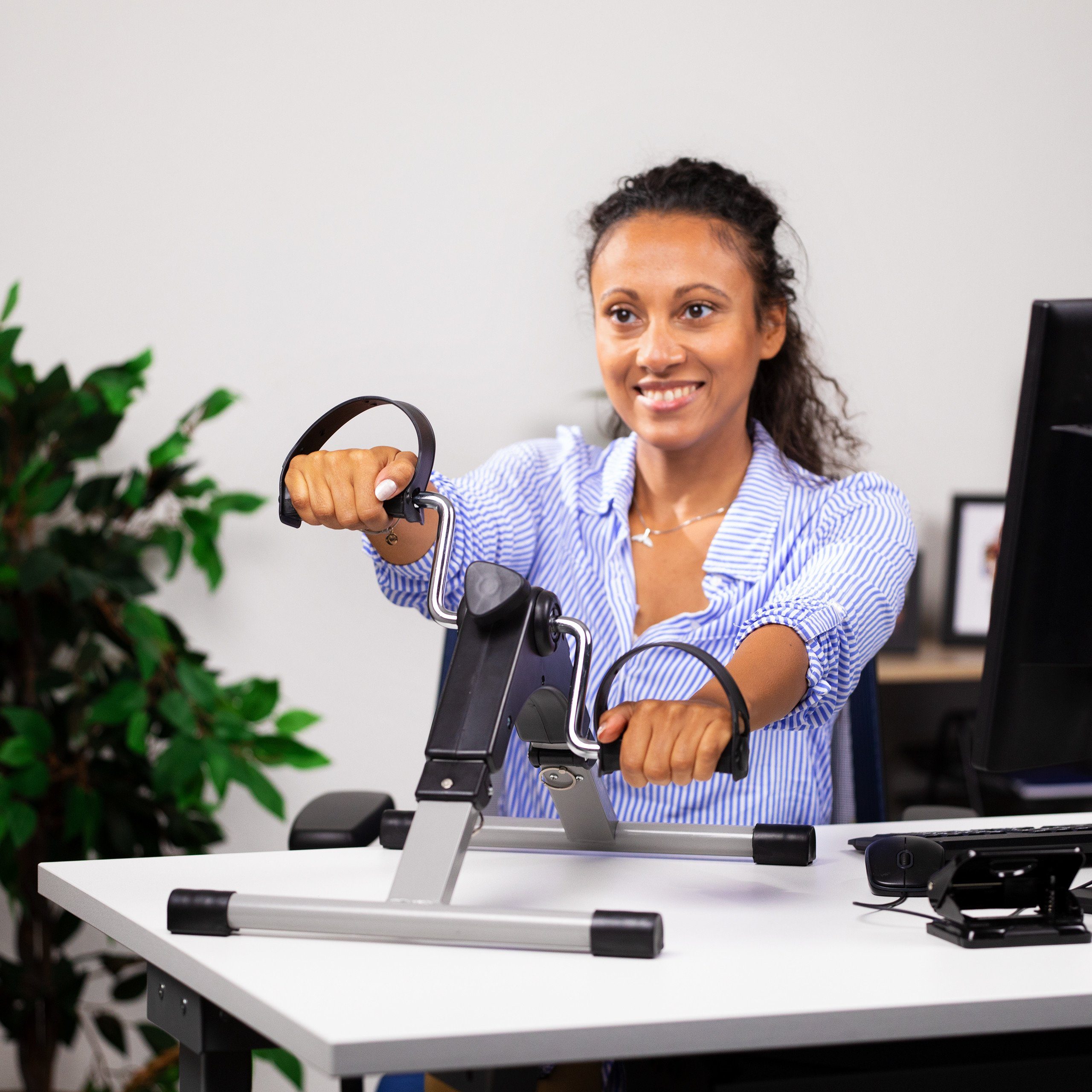 relaxdays Multitrainer Arm- und Beintrainer
