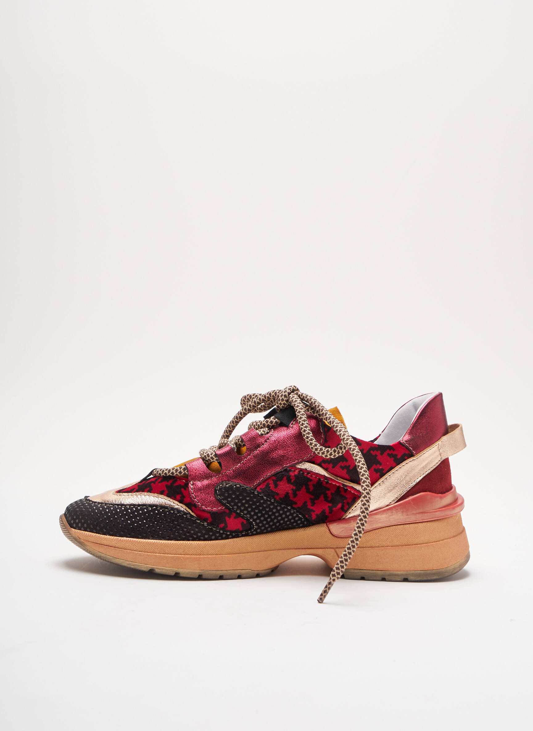 Vaddia Baskets Femme couleur rouge