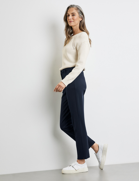 Elegante Stretchhose mit Saumschlitzen