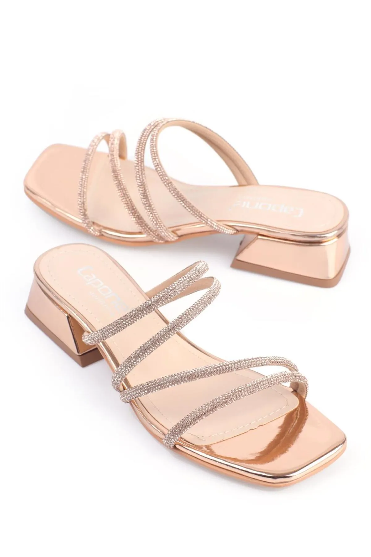 Capone Outfitters  Capone Blunt Toe Stone Banded Short Heeled Mirror Fabric Rose Damen-Hausschuhe