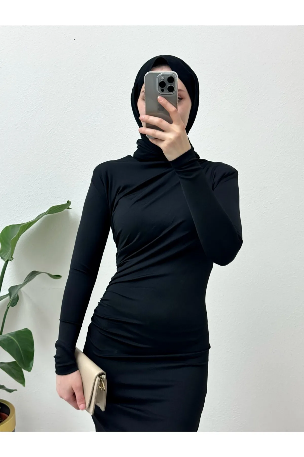 Modamorfo  Langes Skuba-Kleid mit seitlichen Raffungen