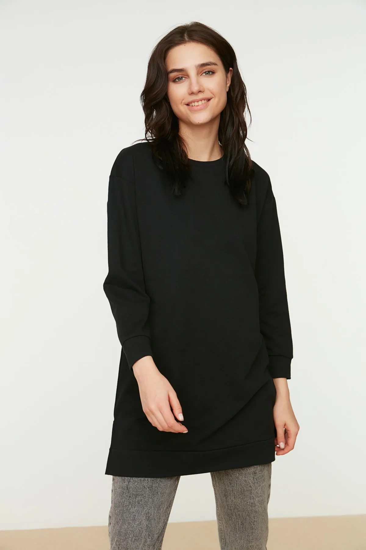 Trendyol Modest  Schwarz-lila Basic-Strick-Sweatshirt mit Rundhalsausschnitt im 2er-Pack TCTAW22TW0152