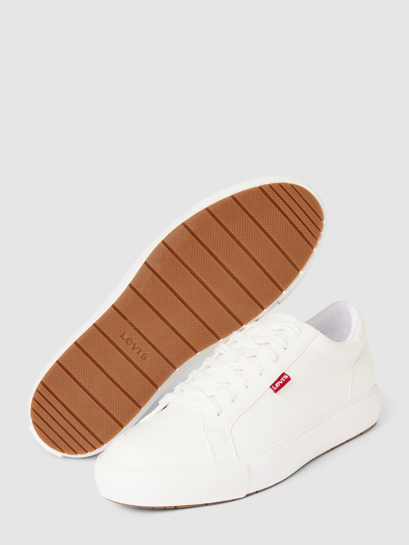 Sneaker mit Label-Detail in weiß