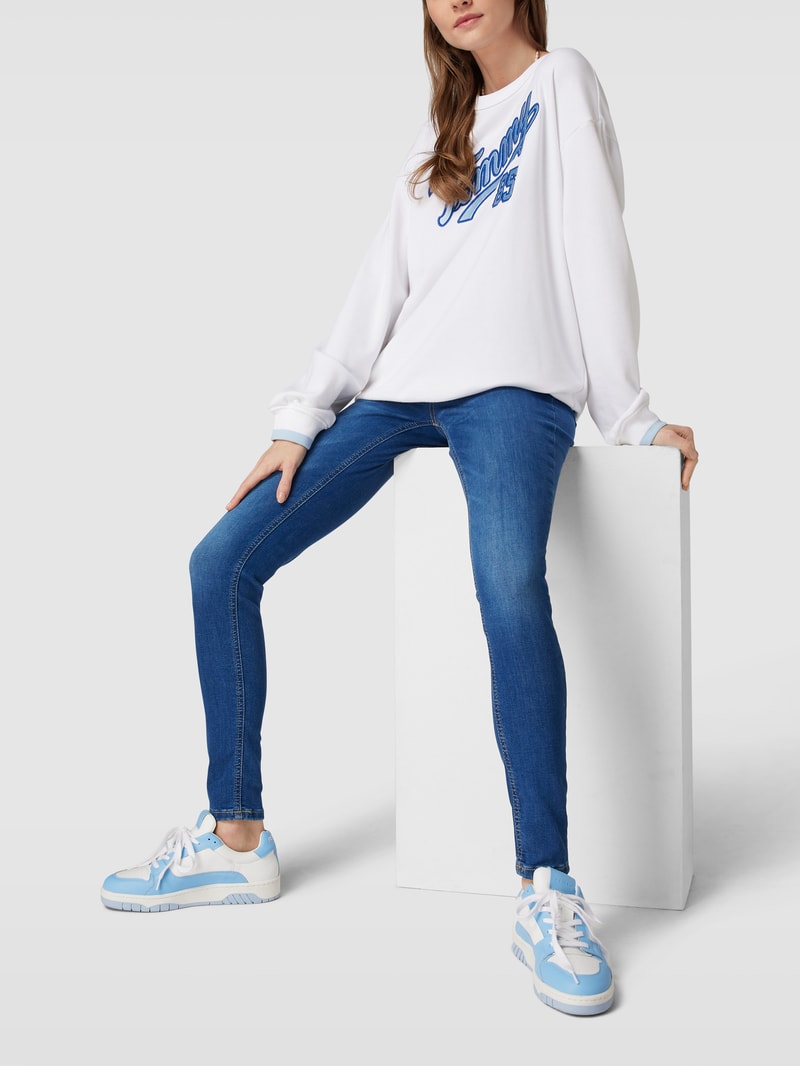 Skinny Fit Jeans mit Label-Details Modell 'NORA' in jeans