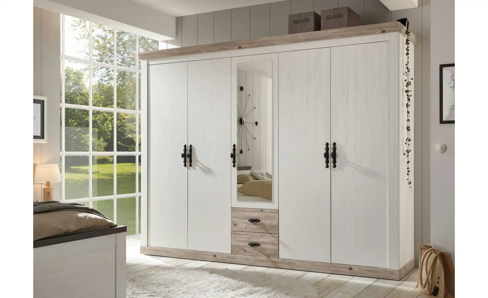 Kleiderschrank