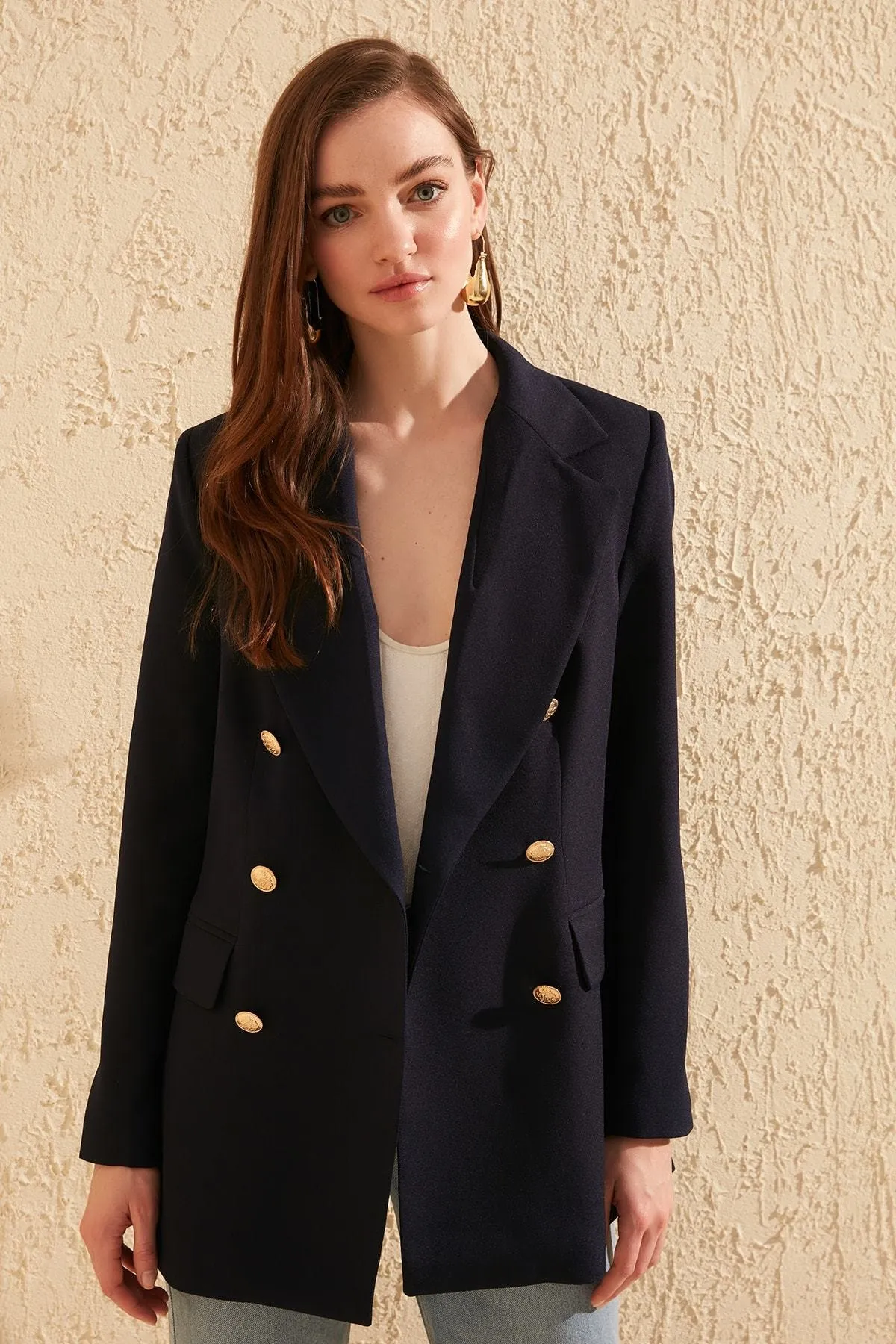 Trendyol Collection  Marineblauer, übergroßer, gefütterter, zweireihiger Blazer aus Webstoff mit Verschluss TWOSS20CE0024
