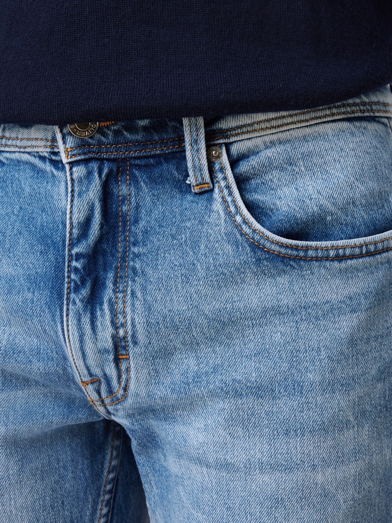 Tapered Fit Jeans mit Stretch-Anteil in hellblau
