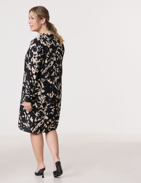 Knieumspielendes Blusenkleid mit Unterkleid