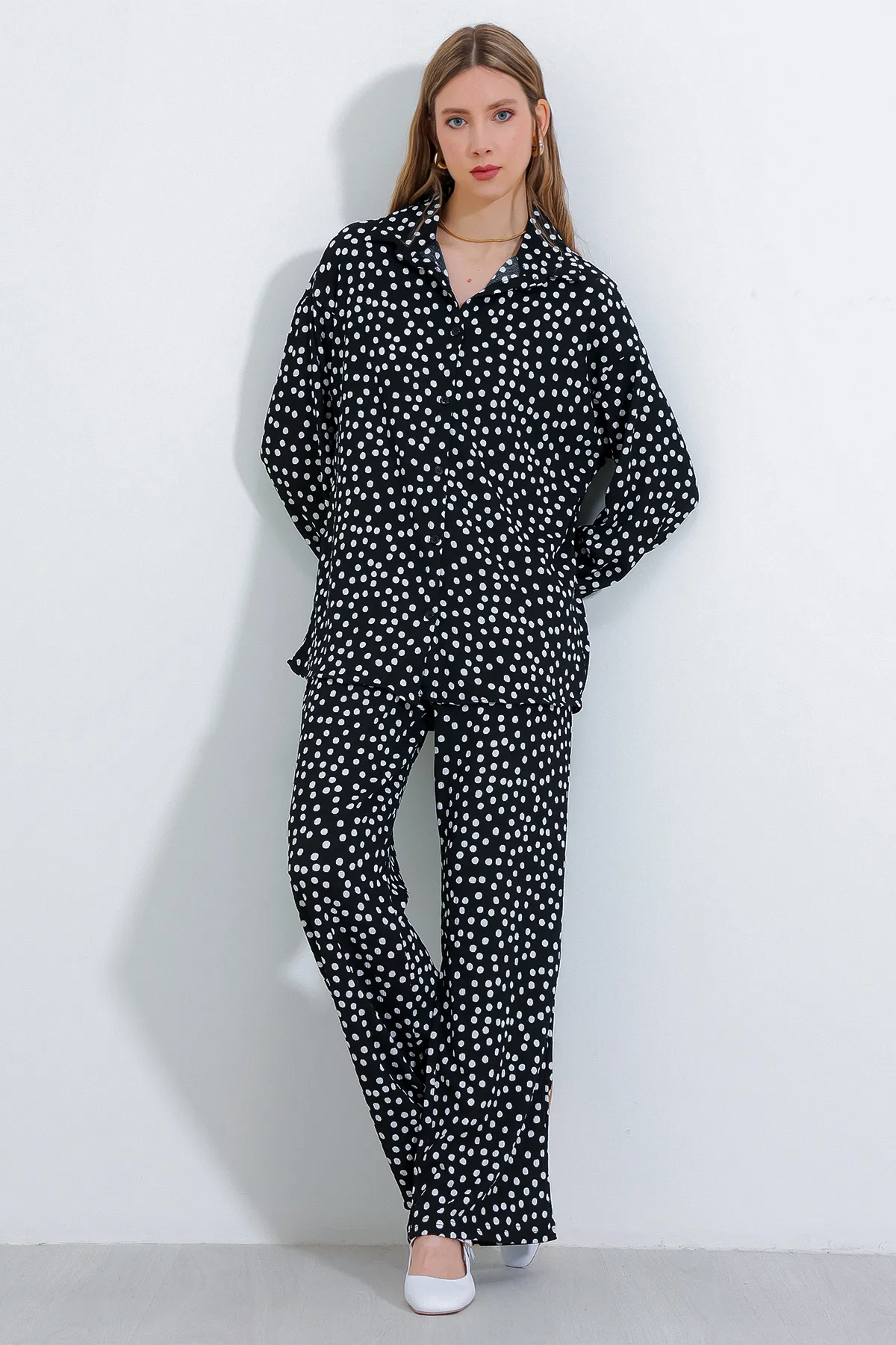 Bigdart  Damen Doppelstrickanzug mit Punkten, Schwarz, Ecru, 5858