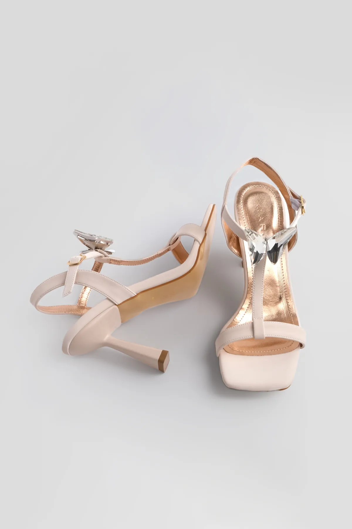 Marjin  Damen Pumps mit stumpfer Spitze und Knöchelriemen, mit Steinen besetzt, Abendkleid, Absatz, Neros, Beige