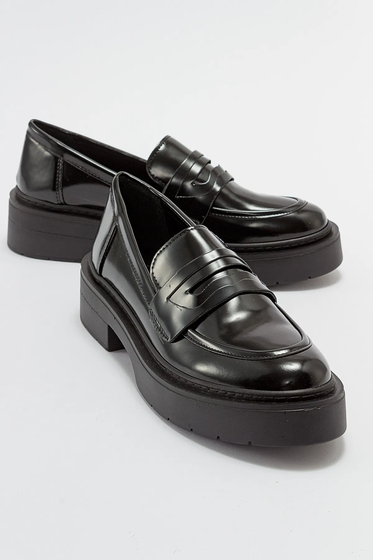 LuviShoes  NONTE Schwarzer Damen-Loafer mit Öffnung