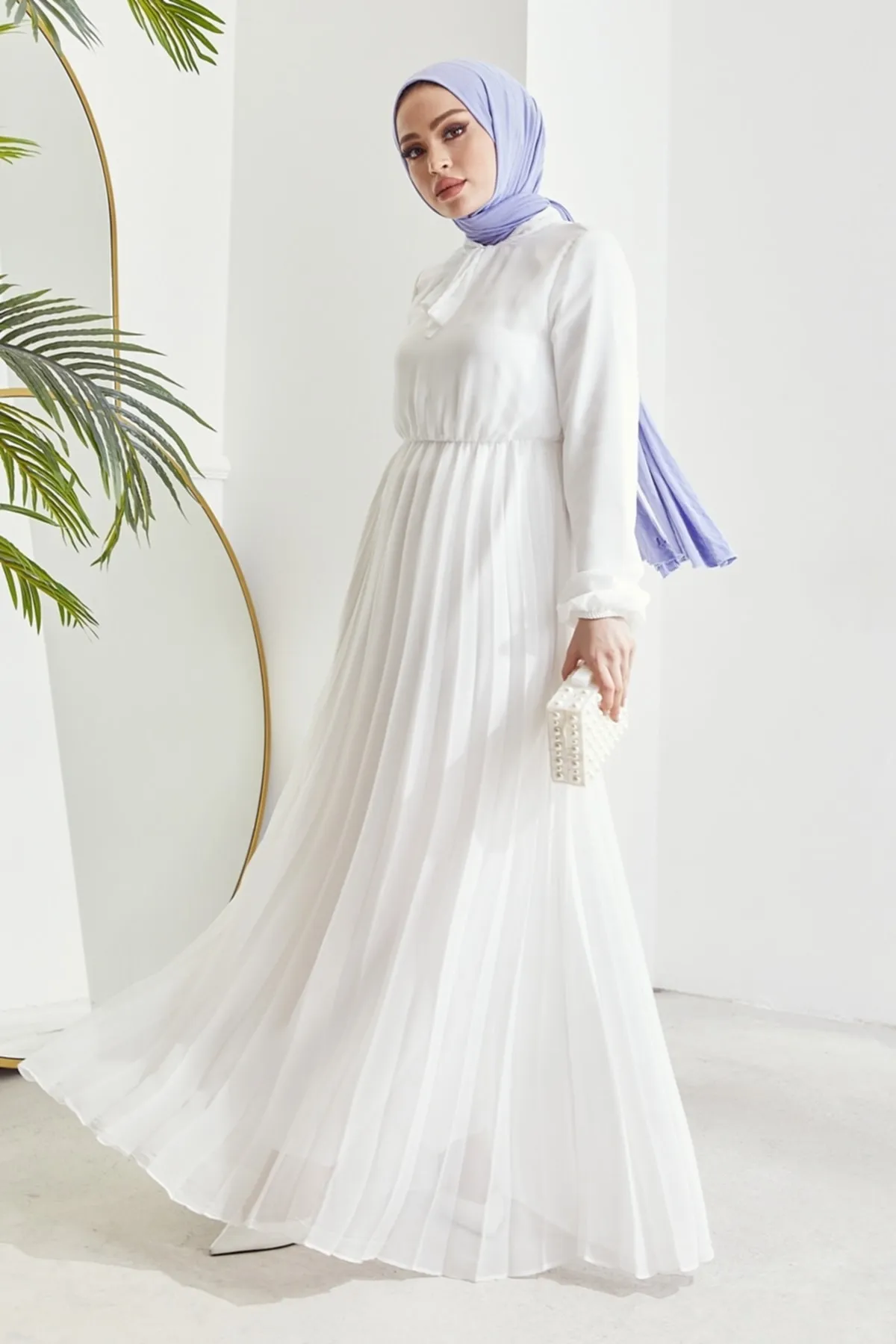 InStyle  Plissiertes Limelda-Chiffon-Hijab-Kleid – Weiß