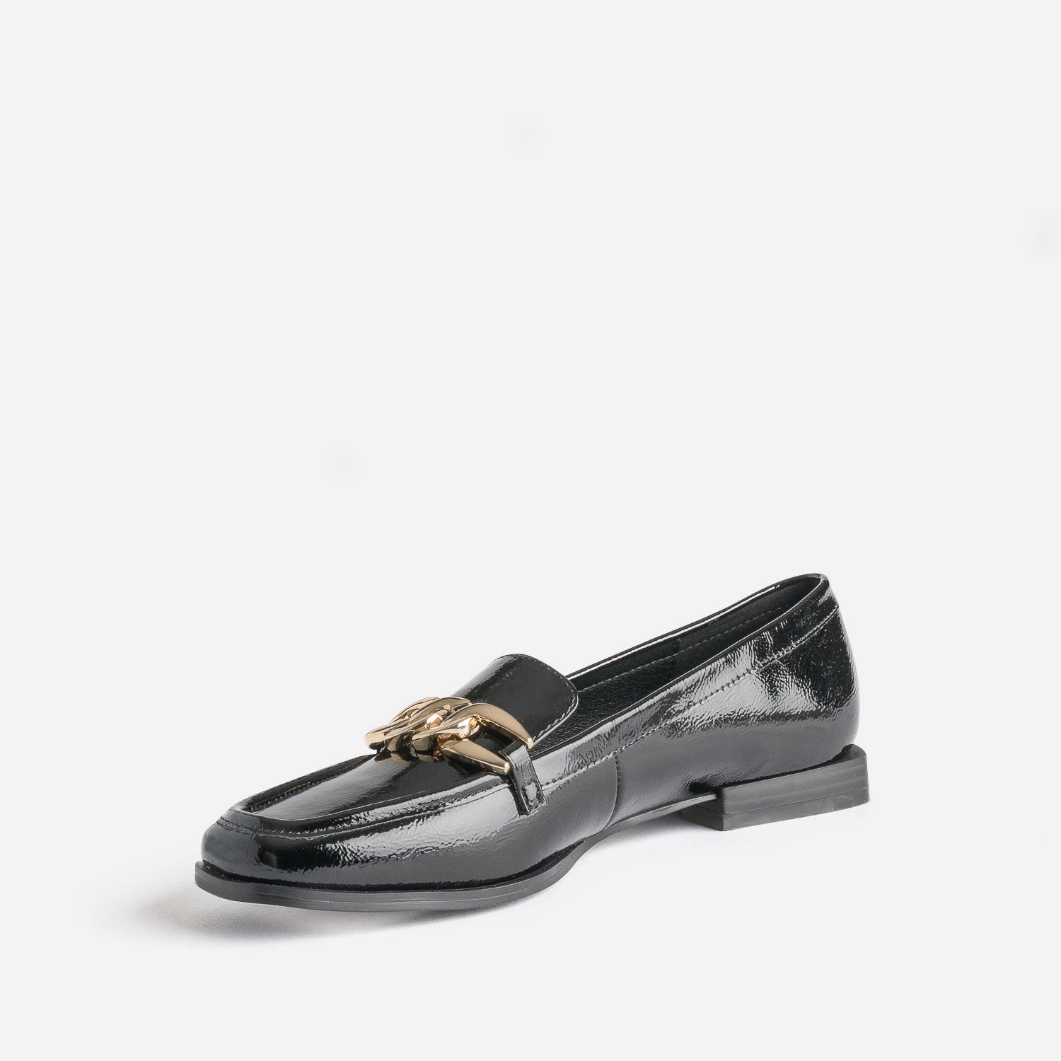 Mocassin noir verni avec chaîne dorée