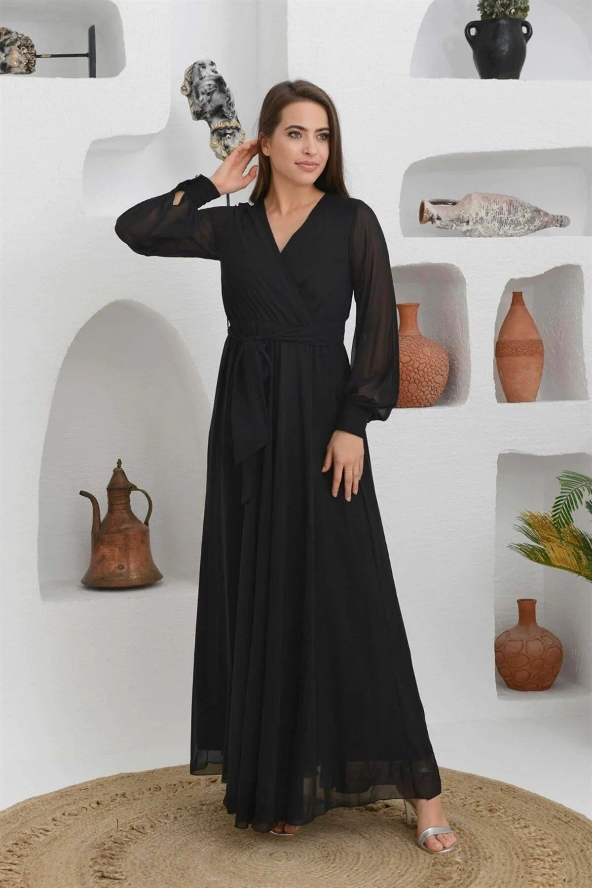 Carmen  Zweireihiges langes Abendkleid aus schwarzem Chiffon