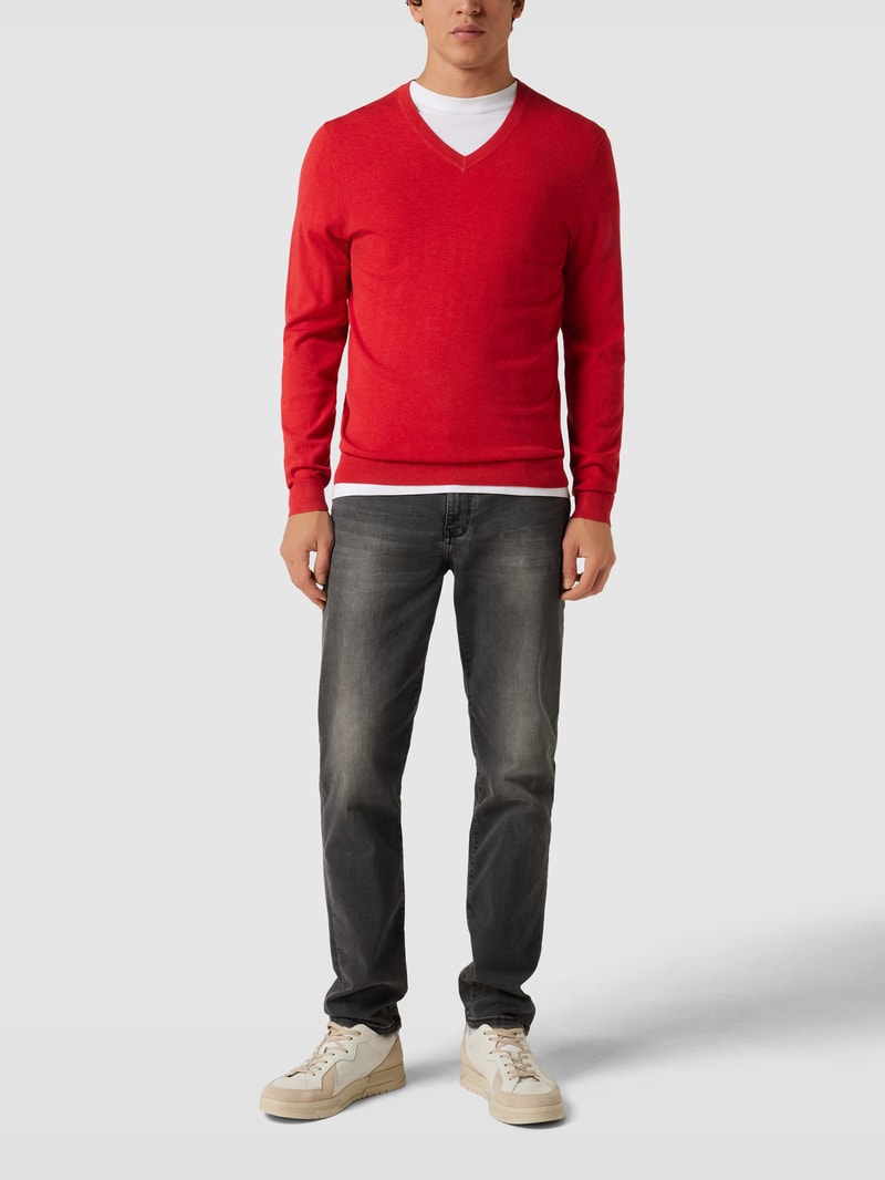 Strickpullover mit geripptem V-Ausschnitt in rot meliert