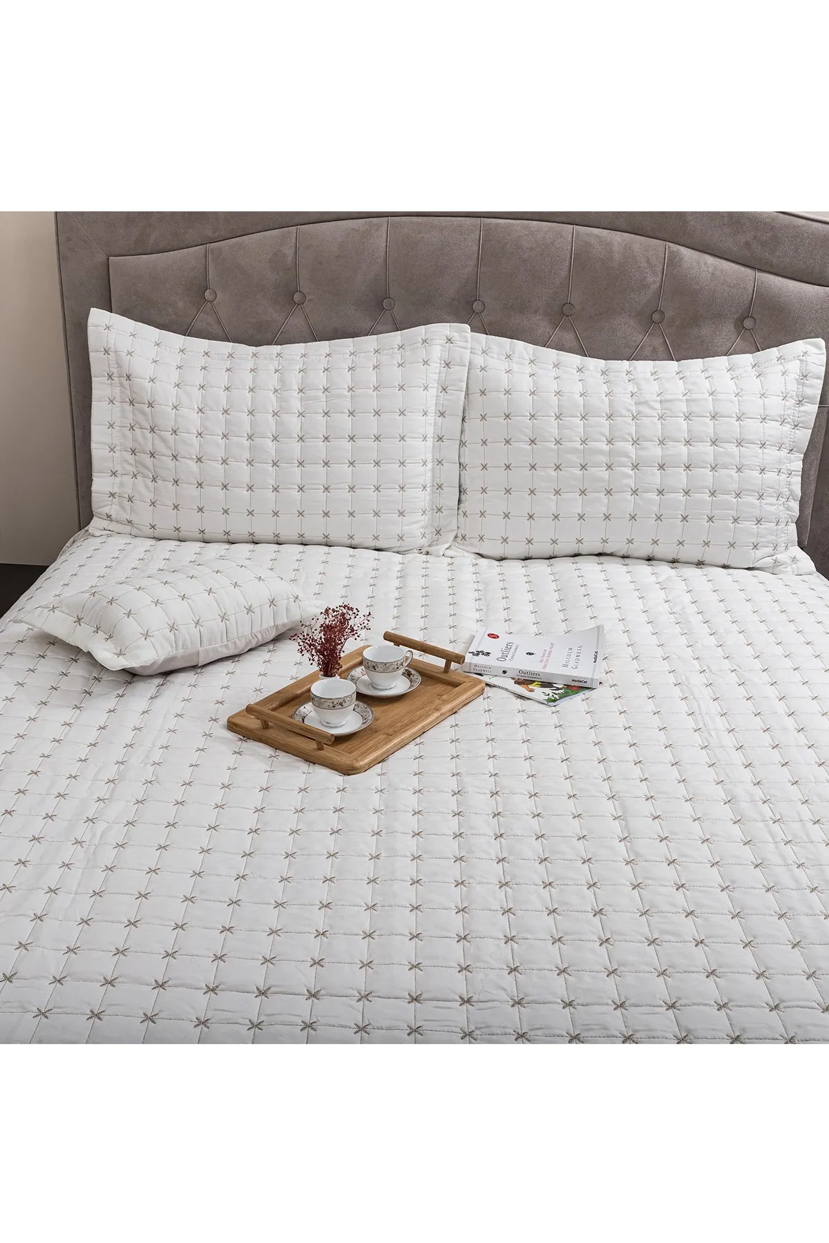 Çeyiz Diyarı  Yıldız Doppelte gesteppte Tagesdecke Creme