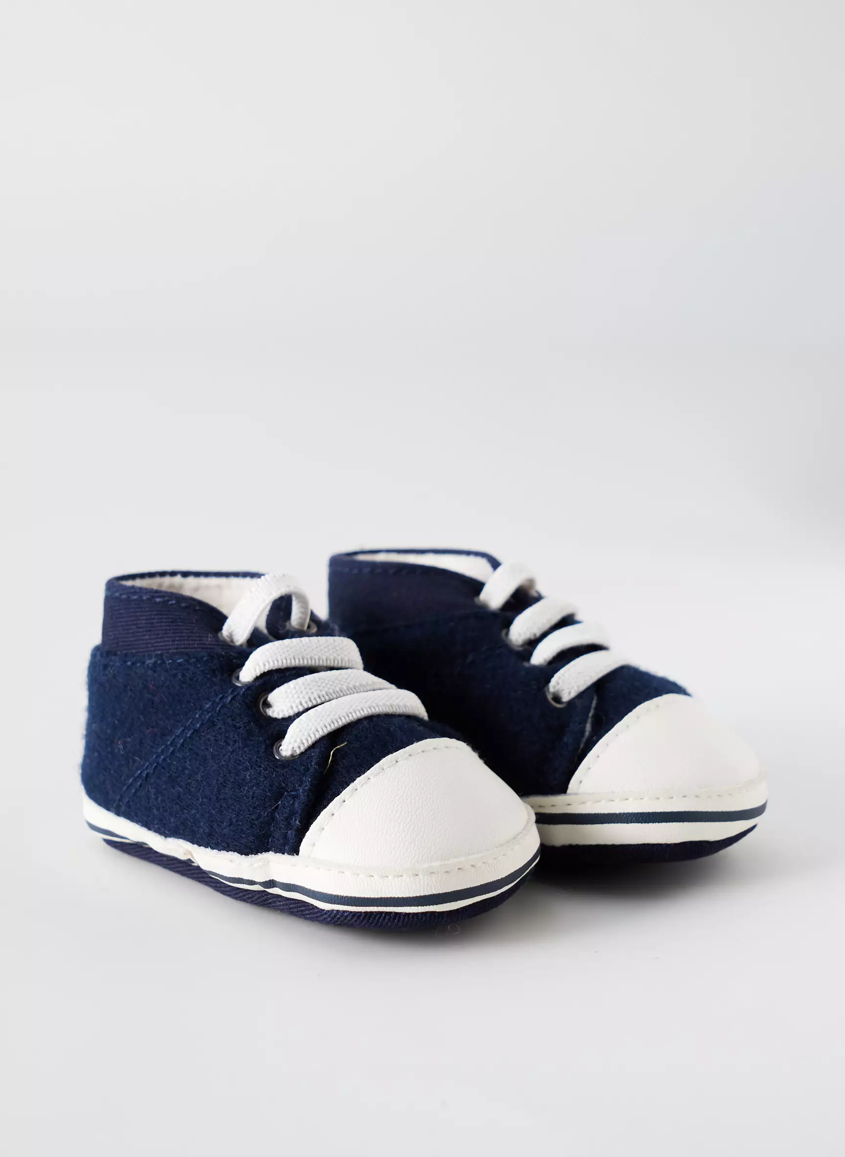 Absorba Chaussons Garcon couleur bleu