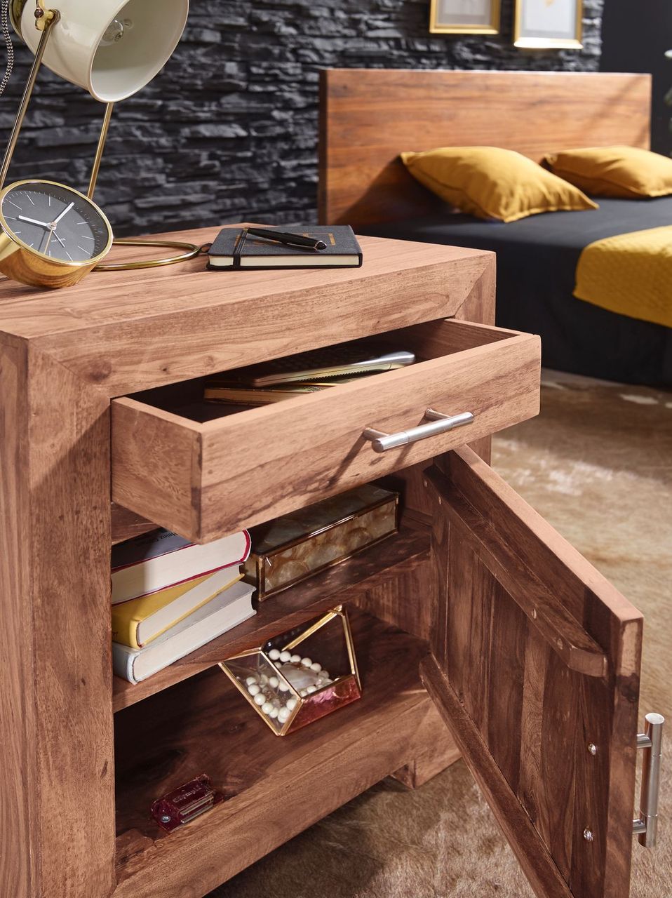 Wohnling Nachttisch Massivholz Akazie Design Nachtkommode 60 cm mit Schublade und Tür Nachtschrank für Boxspringbett