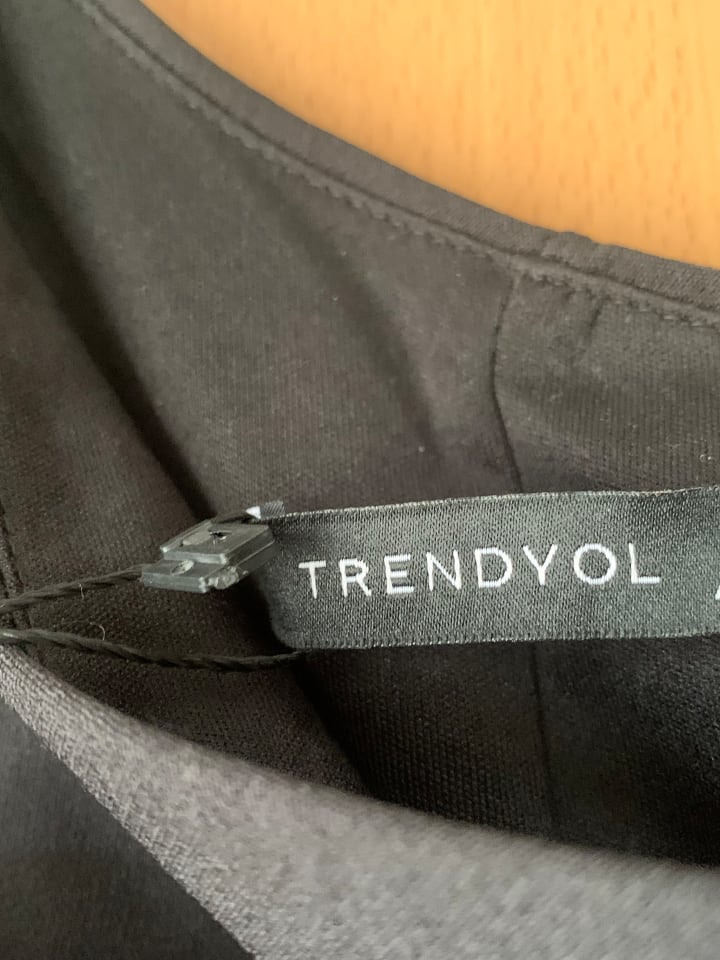trendyol Kleid in Schwarz günstig kaufen 40