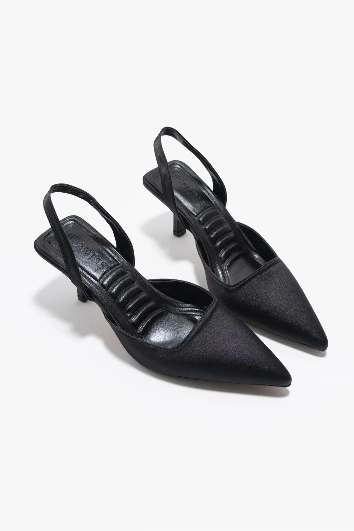 NİŞANTAŞI SHOES  Love Schwarze Satin-Damenschuhe mit Absatz und Knöcheldetail hinten