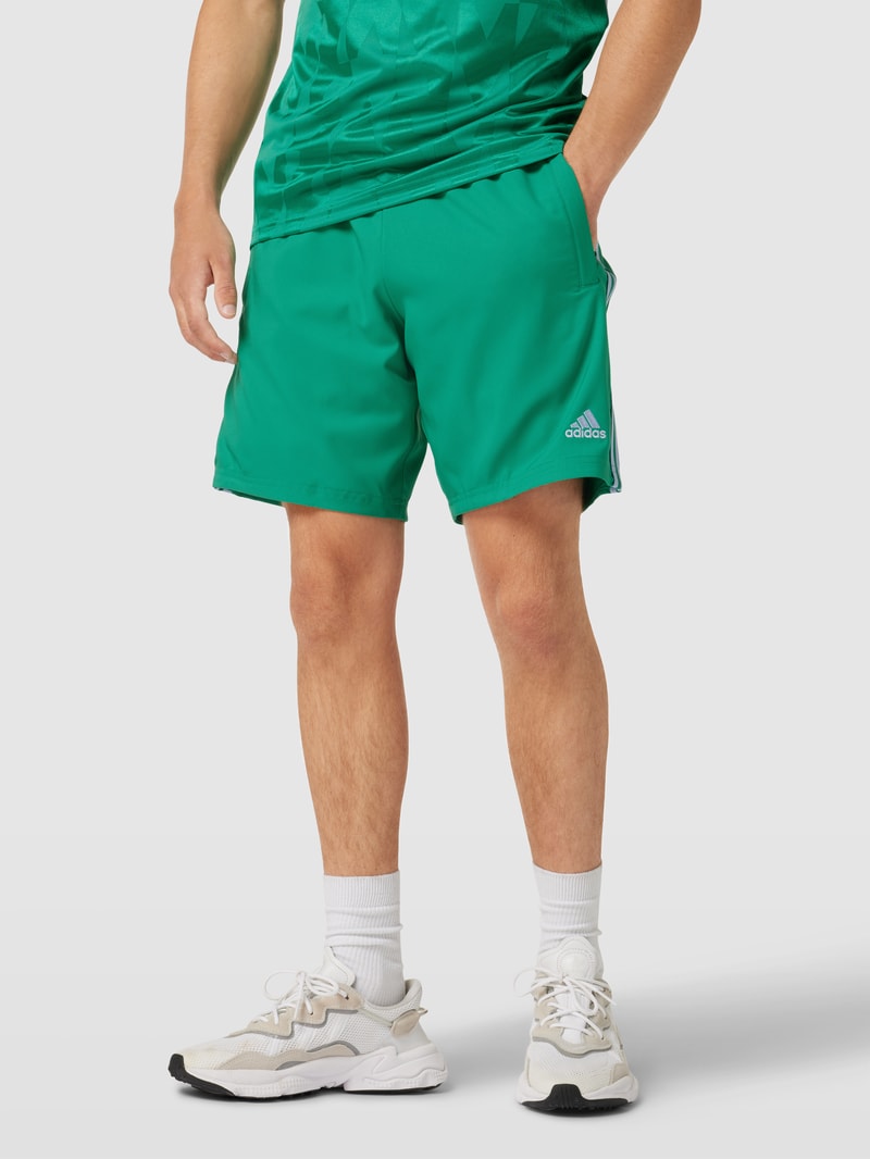Shorts mit elastischem Bund in grün