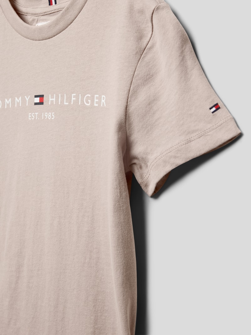 T-Shirt mit Label-Print in stein