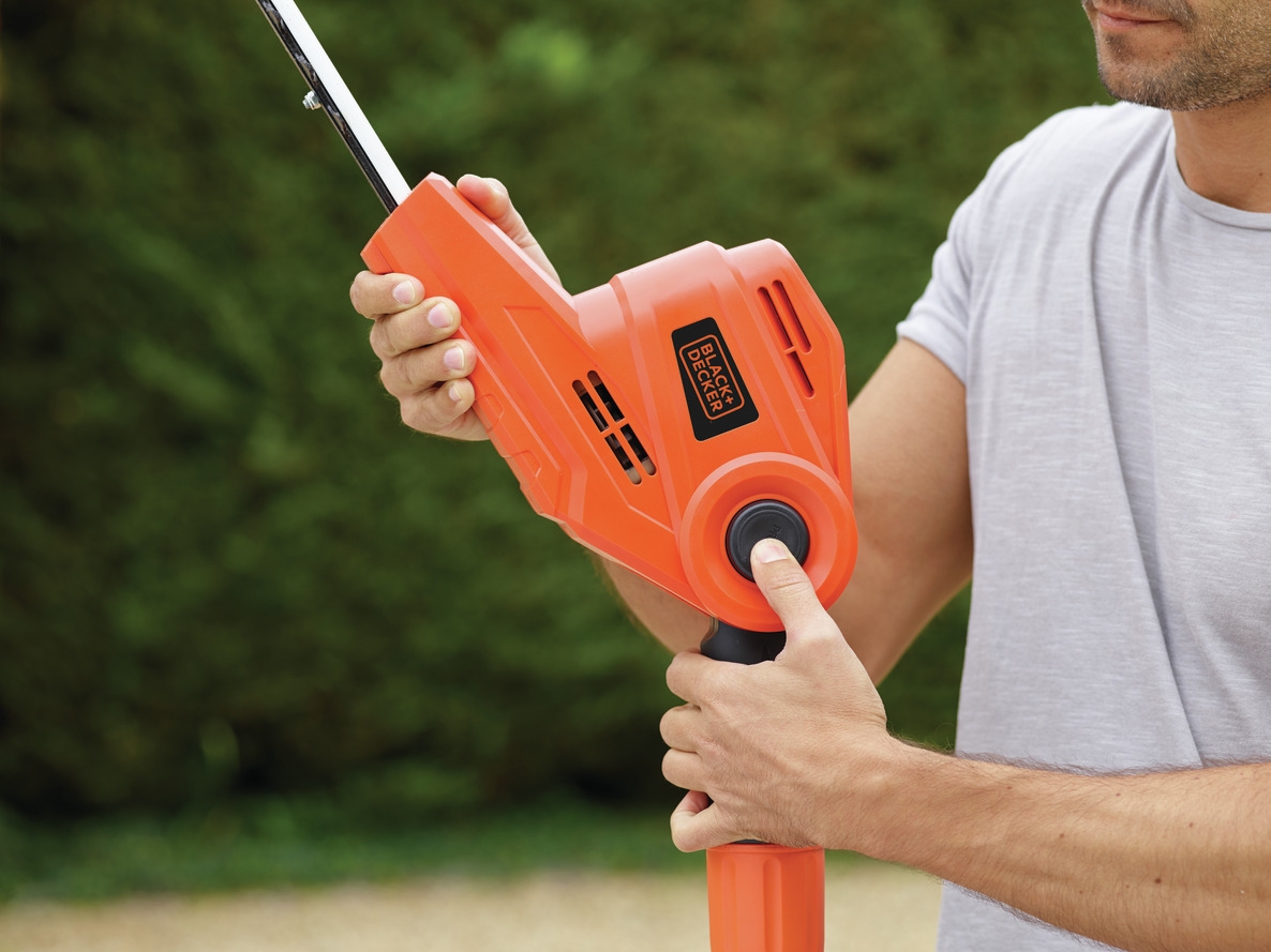 Nůžky na živý plot Black & Decker PH5551-QS s teleskopickou rukojetí 550 W 51 cm