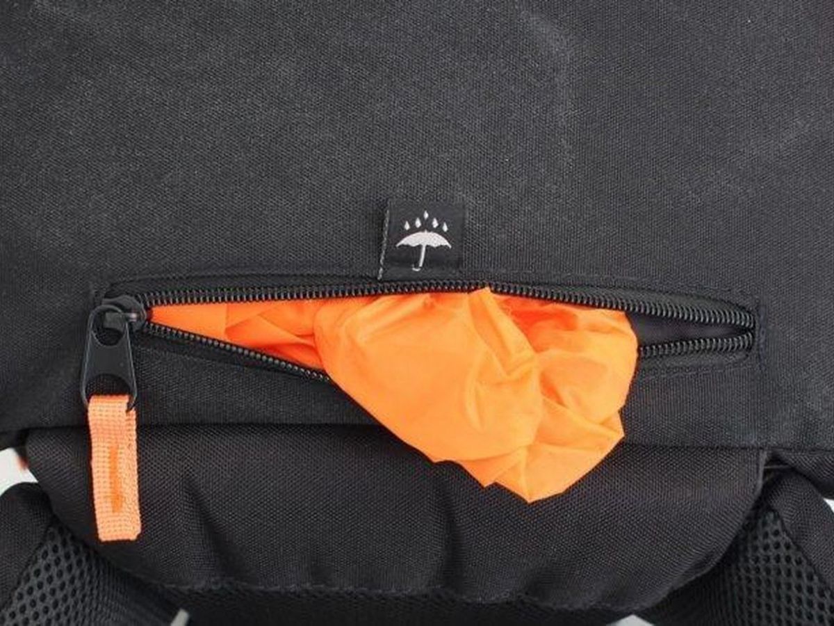 TravelSafe Escape 65 Liter Rucksack mit Regenhülle