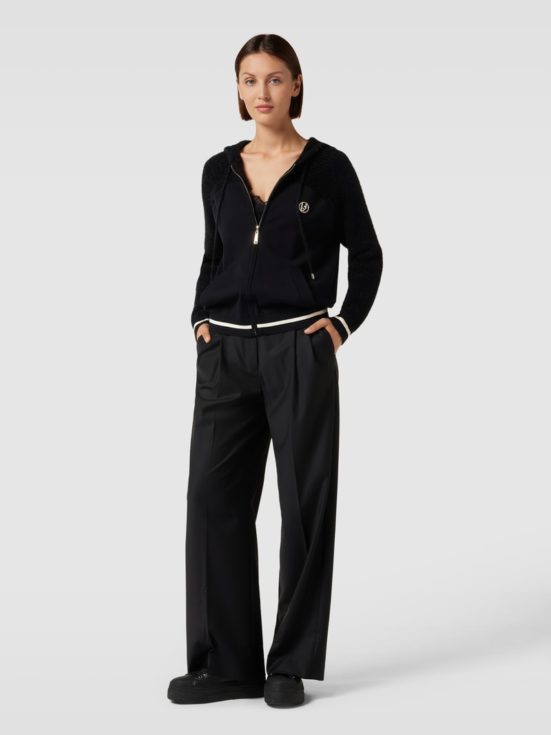 Strickjacke in Two-Tone-Machart in schwarz